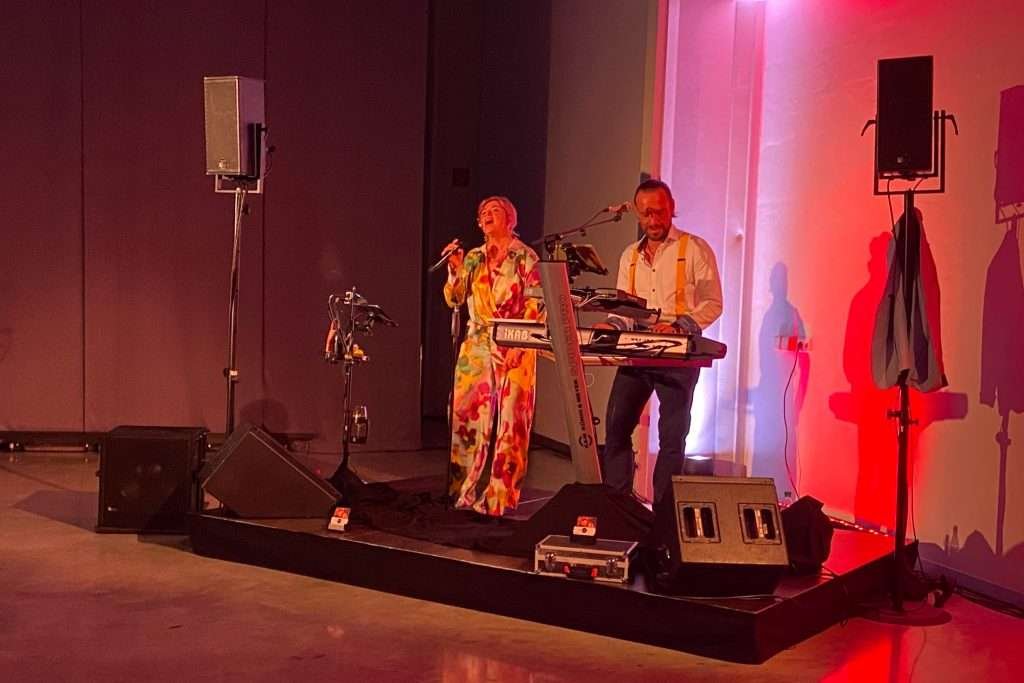 Eprima Live Lounge, Party, Dance